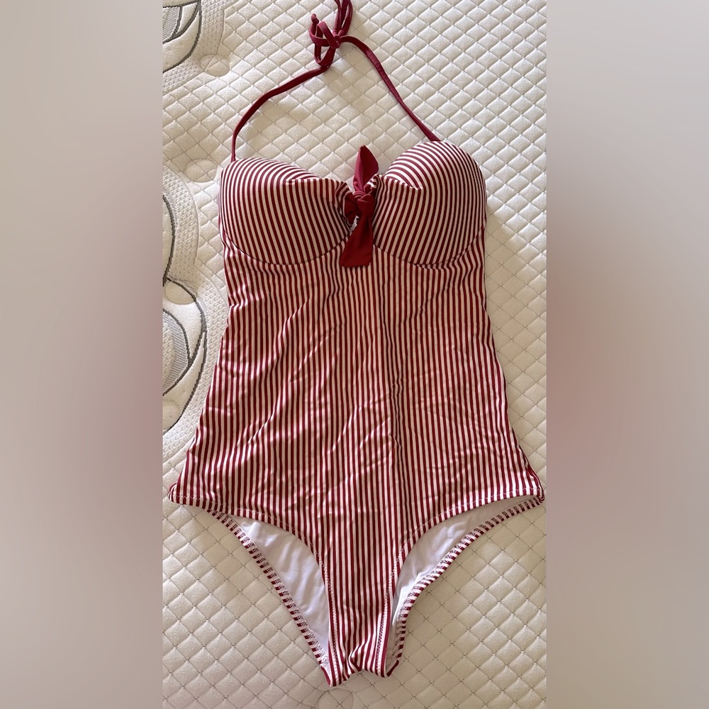 retro  swimsuit one piece size small Italy striped red and white, padded cups